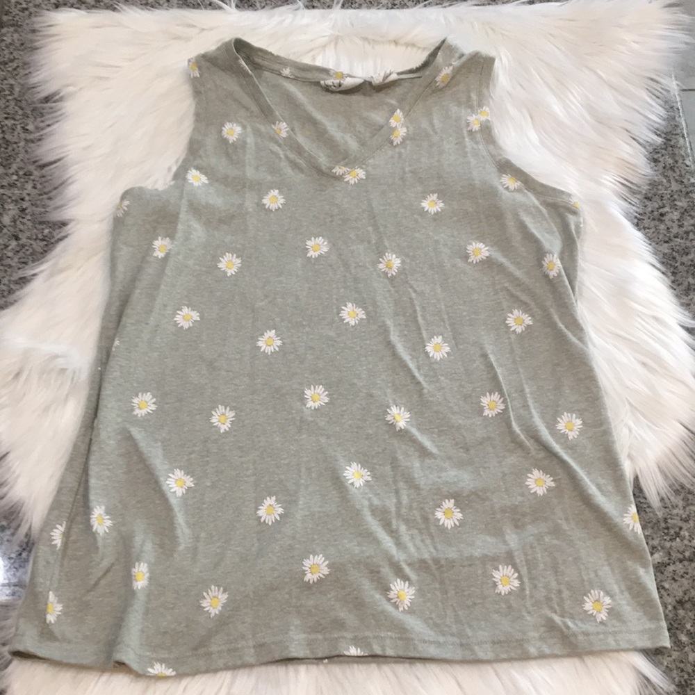 4/$20 green Daisy tank top - Picture 1 of 4